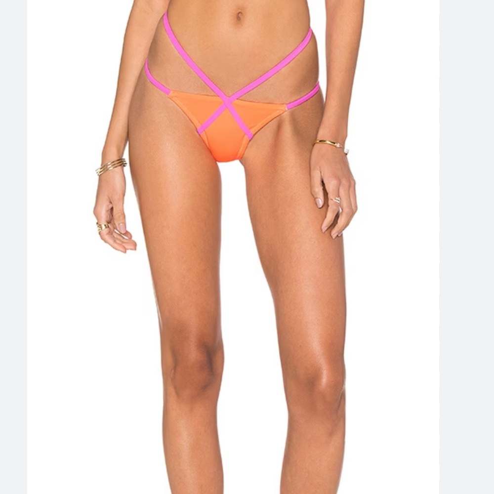 NWT Eleena Bikini Bottom in Neon Melon & Pink
L'Agent by Agent Provocateur.Large
